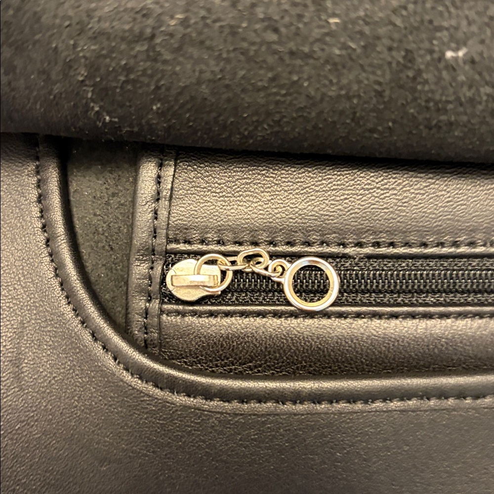 Vintage Coach Slim Flap Hippie Bag in Glove Tanned Black Leather - Picture 12 of 16